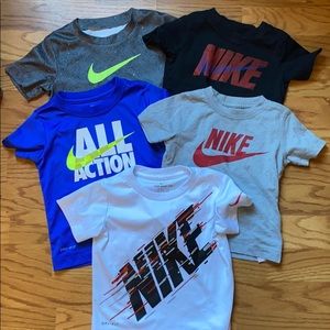 Bundle of 5 Nike t-shirts